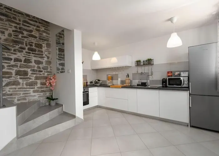 Madonna Delle Nevi By Briskva *